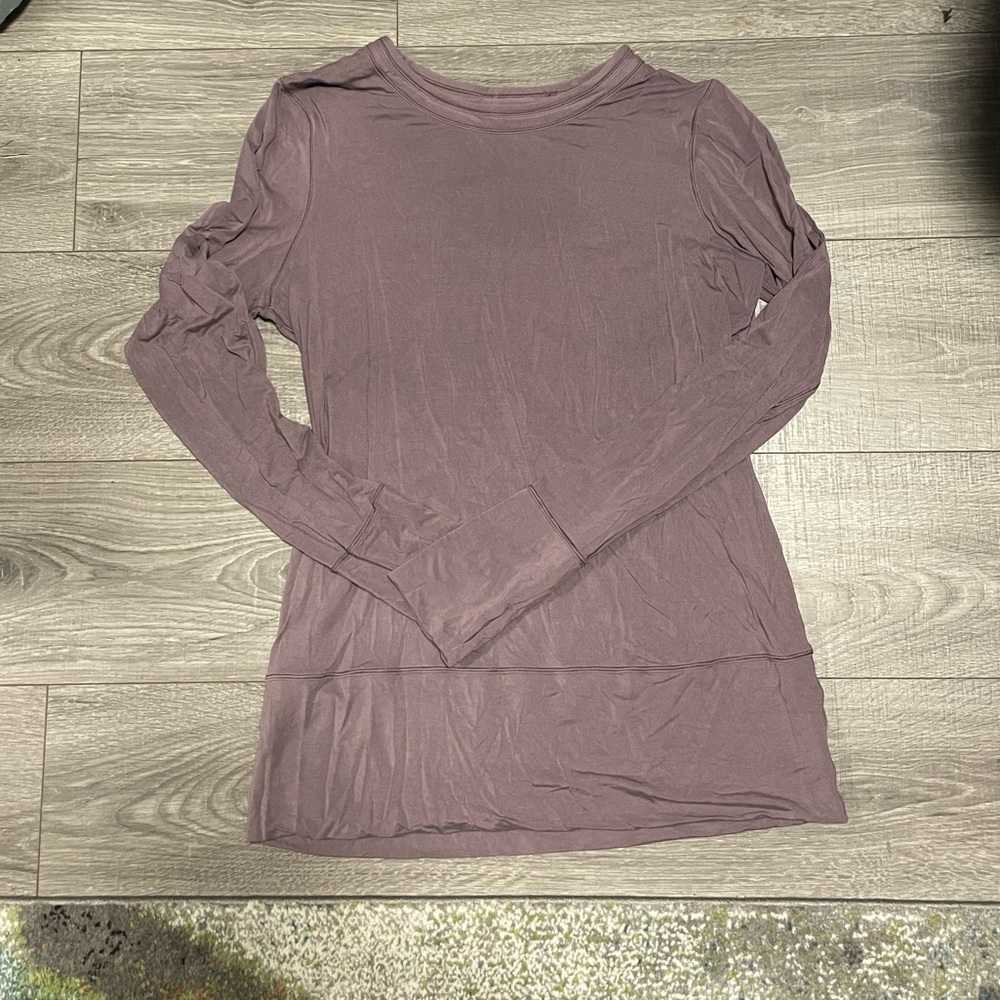 Lululemon shirt size 8 long
